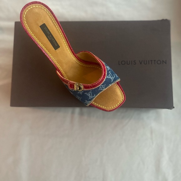 BRAND NEW - NEVER WORN - Louis Vuitton Denim Heel with Red Trin - Picture 5 of 6